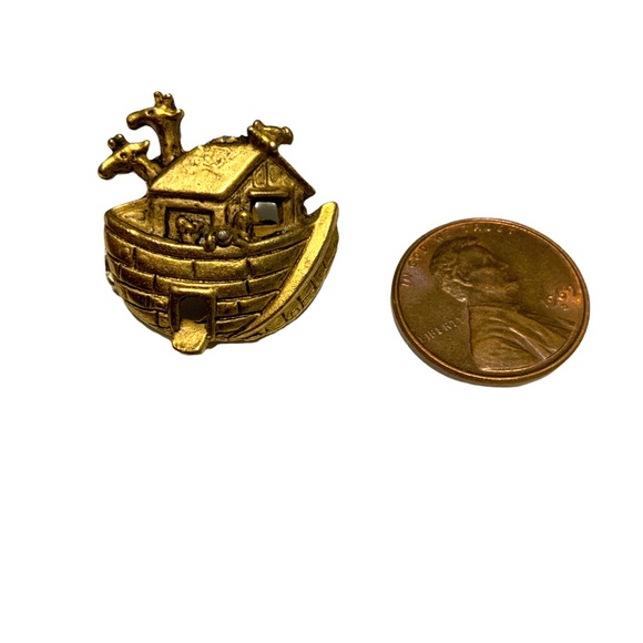 Vintage Noah’s Ark Lapel Pin Brooch All Jewelry - Picture 2 of 3